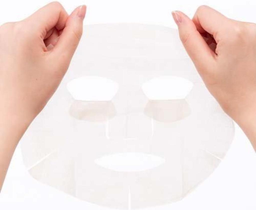 Complete your skincare routine with just one moisturizing Clear Turn Premium Extra Rich Royal Jelly Mask with Vitamin Rich jelly penetrates deep into