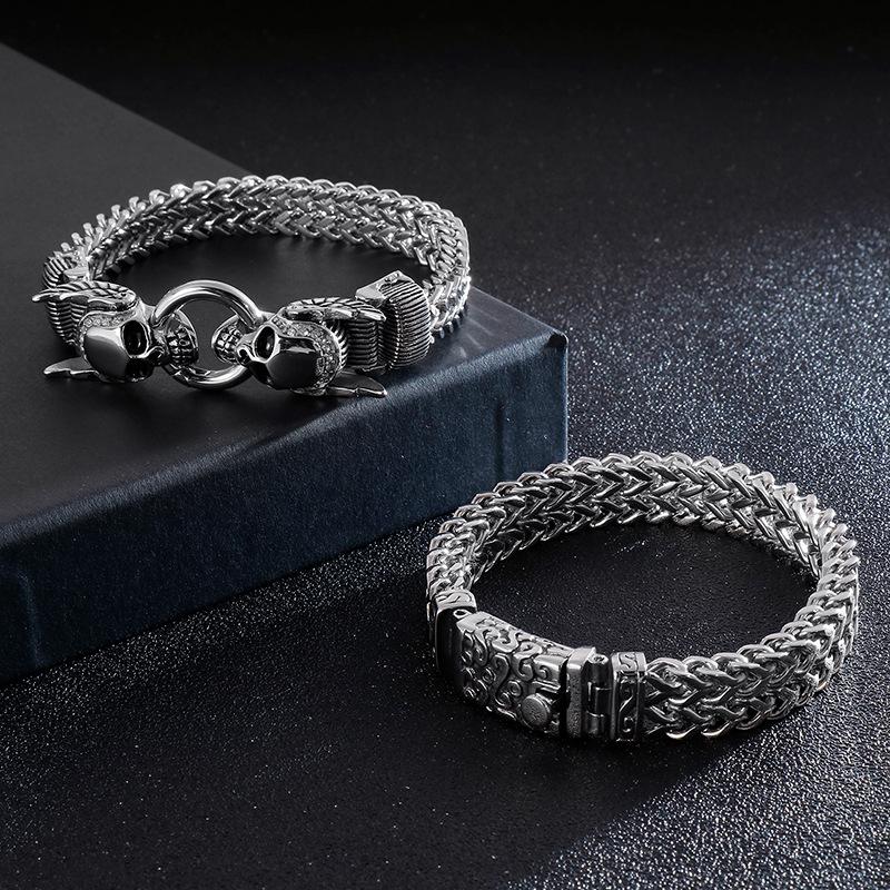 European and American Personalized Titanium Steel Keel Chain Bracelet, Punk Style Men's Diamond-encrusted Skull Bracelet