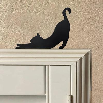 Süße kleine Katze ausgestreckt Tür Eckschild Katze Schwarz Holzornament Selbstklebend Hauswand Türen Rahmen Dekorationen