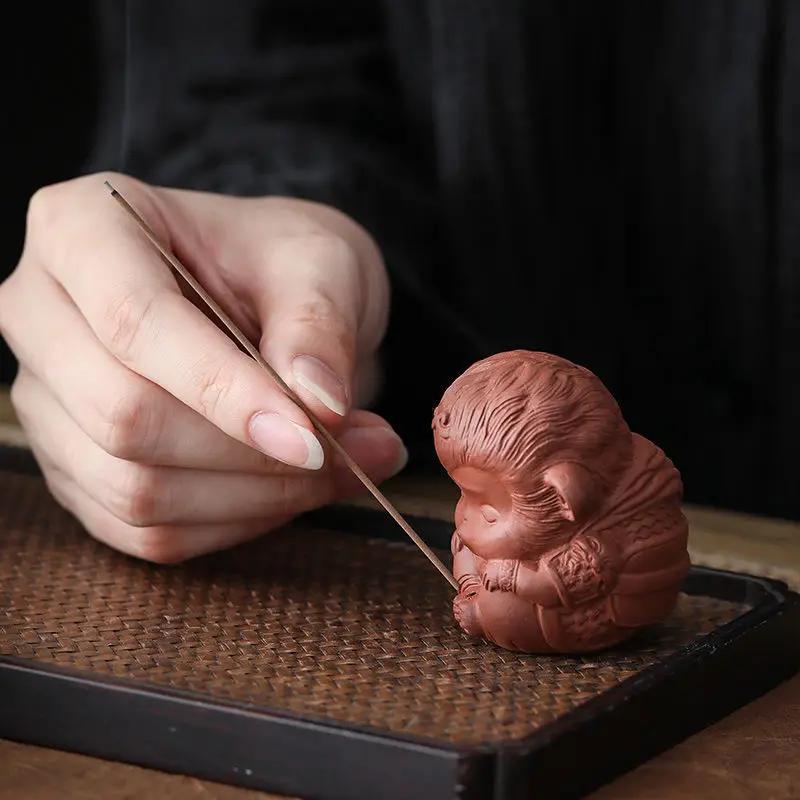 Chinoiserie Gift Ceramics Purple Clay Pottery Monkey King Sun Wukong Monkey Incense Sticks Craft Aromatherapy Tea Pet Desk Decor