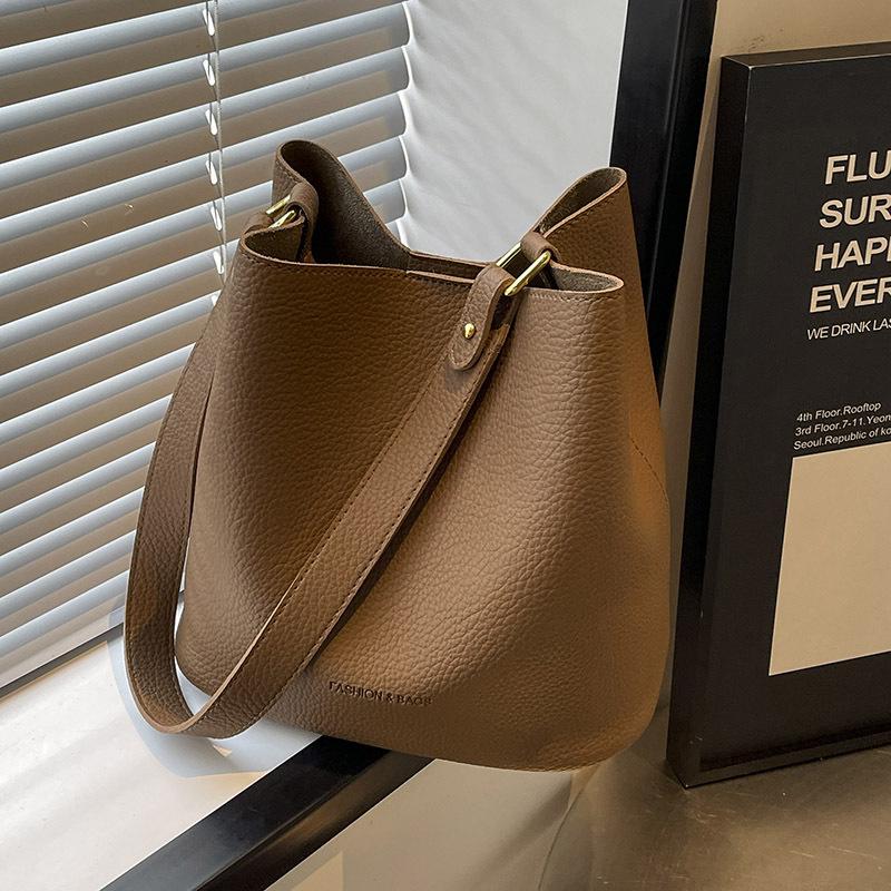 Commuter Bucket Bag Women's New Large-capacity Simple Shoulder Bag Fashionable High-end Messenger Bag
