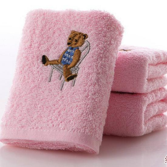 

Мягкое впитывающее детское полотенце для лица из чистого хлопка с золотой вышивкой 50*26 cm красный