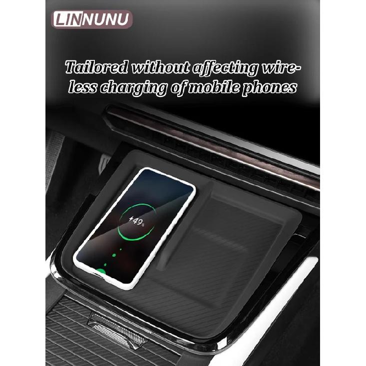 Linnunu Fit for Lynk& Co 08  Wireless Charging Protective Pad Silicone Material Protective Pad Car Interior Dustproof Pad Storage Pad Car Decoration