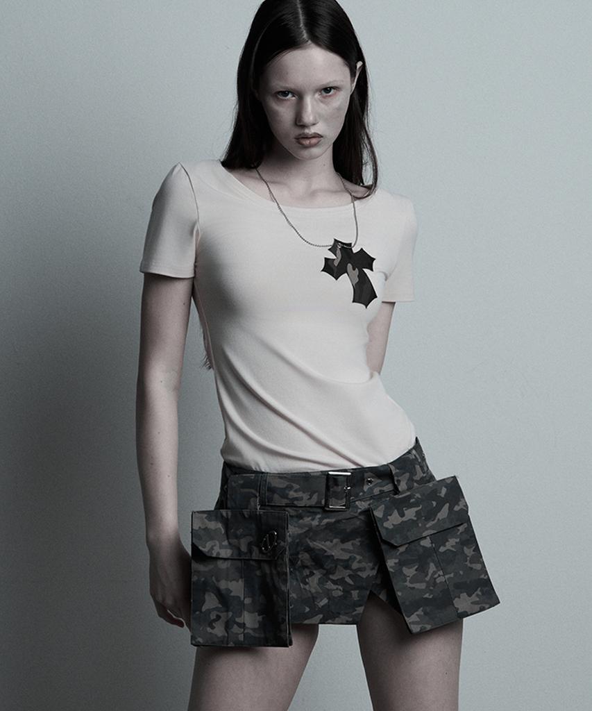 ILLIO Pink-Camou Cross Necklace T-Shirt