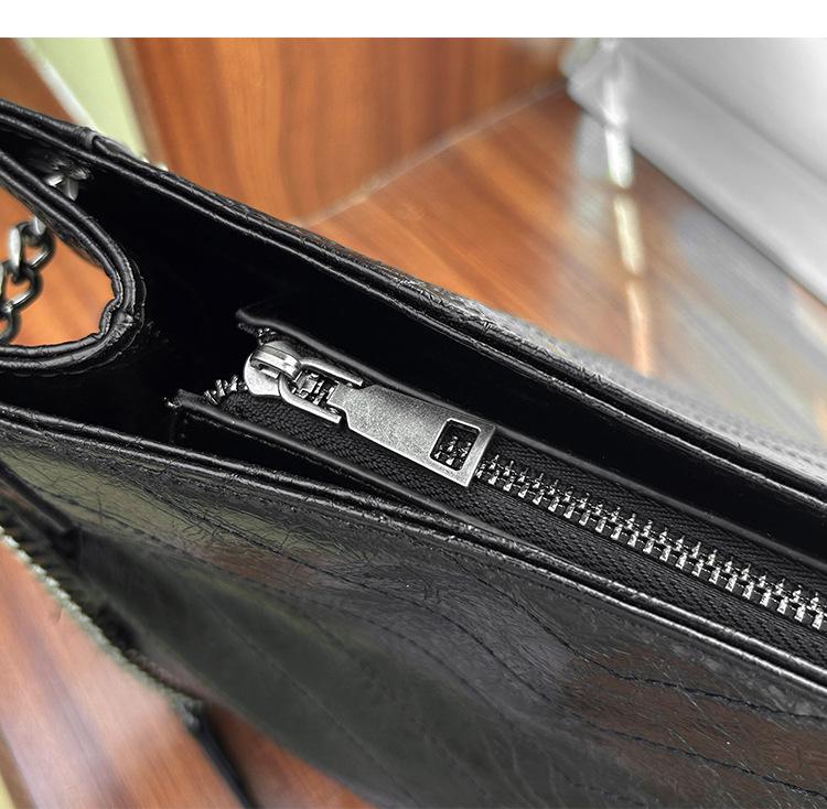 Women's 2024 Commuter Tote: Large Capacity Shoulder Crossbody Handbag with Chain Design