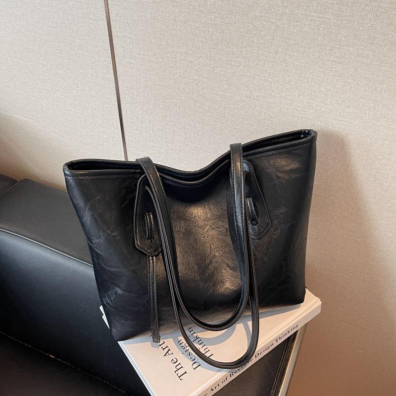Large-capacity bag women's autumn and winter new retro shoulder bag casual premium texture commuter tote bag