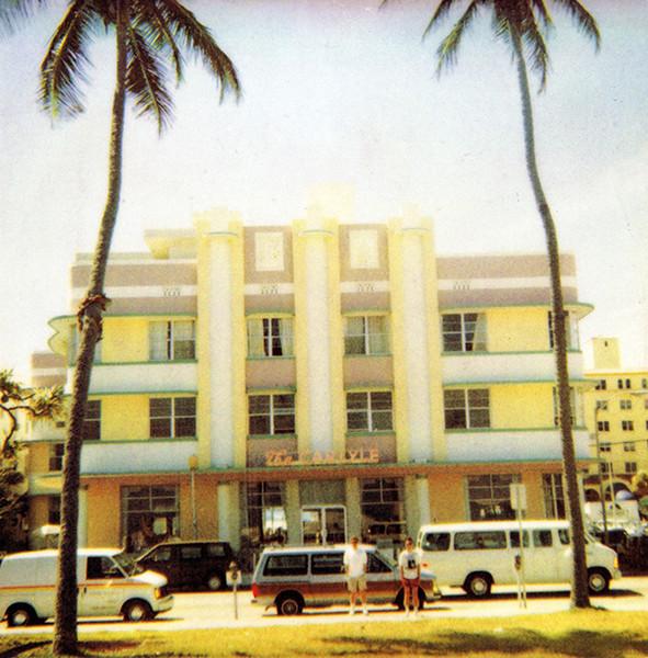 

12-дюймовая пластинка PET SHOP BOYS - Domino Dancing (Ремикс) 12RX6190 PARLOPHONE 1988 Великобритания Рок Б/у