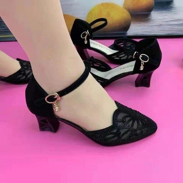 

2025 summer new one-word buckle with middle heel hollow sandals women s shoes thick heel single shoes mesh high heel sandals children 40