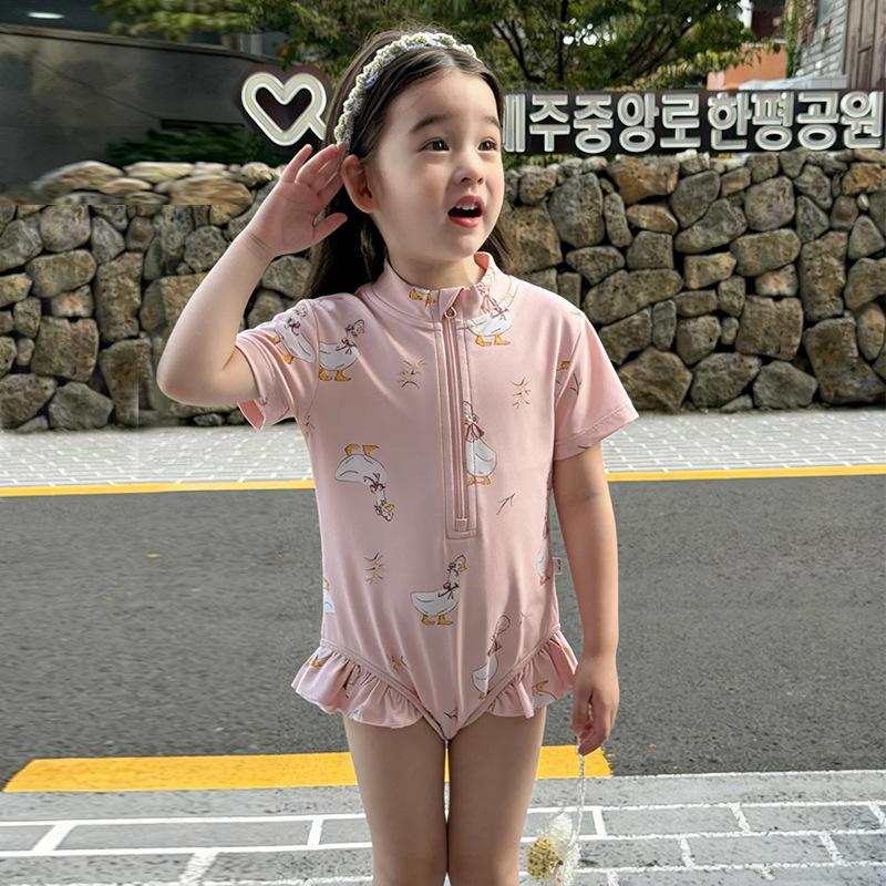 Girls' Swimwear Fresh and Fashionable Printed One-Piece Swimsuit for Little Girls—Perfect for Beach Vacations