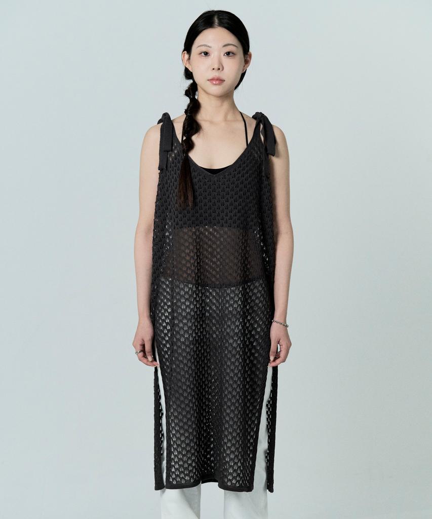Tobaseu Knit Dress With Scalloped Punching Strap Detail (Charcoal)