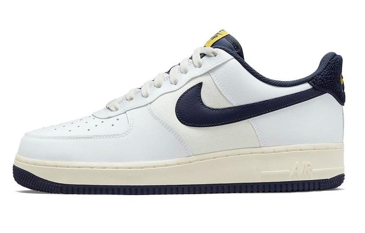 

Nike Air Force 1 07 LV8 Varsity Jacket Michigan DO5220-141 42.5