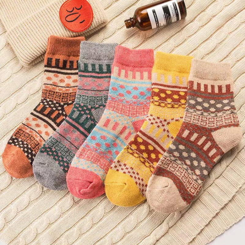 [5-Pair Set] Azerin s Warm Winter Socks for the End of the Year 5-piece set