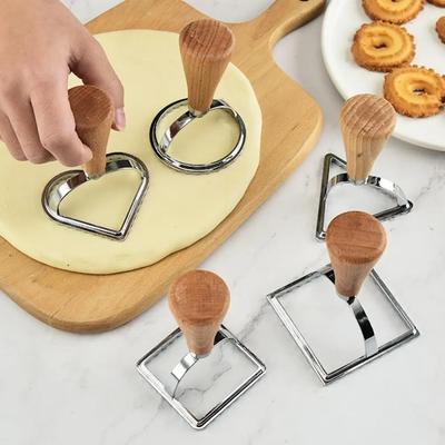 Kráječ Stroj na těstoviny Forma s dřevěnou rukojetí Kuchyňský nástavec pro výrobu těstovin Knedlíků Ravioli Lasagní Pierogů a dalších