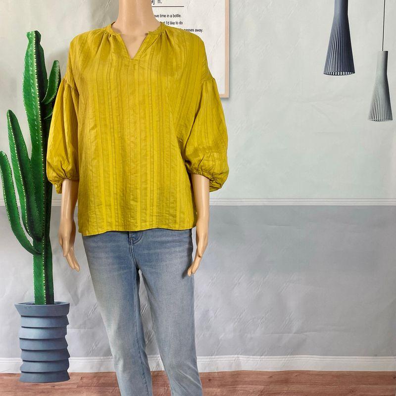 Original Order Leftover Stock Customer-Supplied Fabric V Neck Pullover 3/4 Sleeve Shirt for Women Minimalist Style Shirt Longer in the Rear Spring