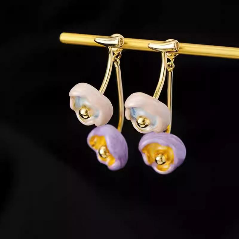 

Серьги-подвески в виде цветка вишни с капающим маслом, простые и универсальные нишевые серьги-гвоздики в стиле инс, темпераментные серьги для женщин