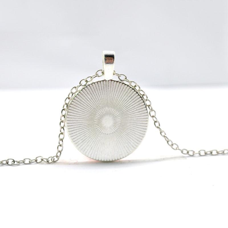Time Portrait Gemstone Pendant Necklace Retro Glass Pendant Sweater Chain