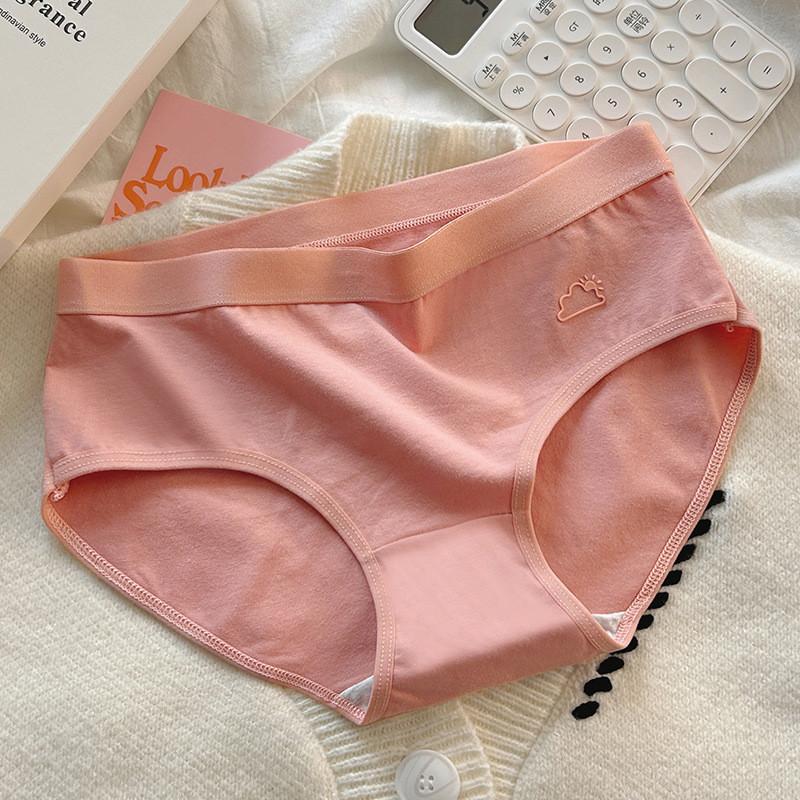 Comfortable Cotton Women's Underwear With Simple Weather Patterns And Breathable Fabric For Everyday Use