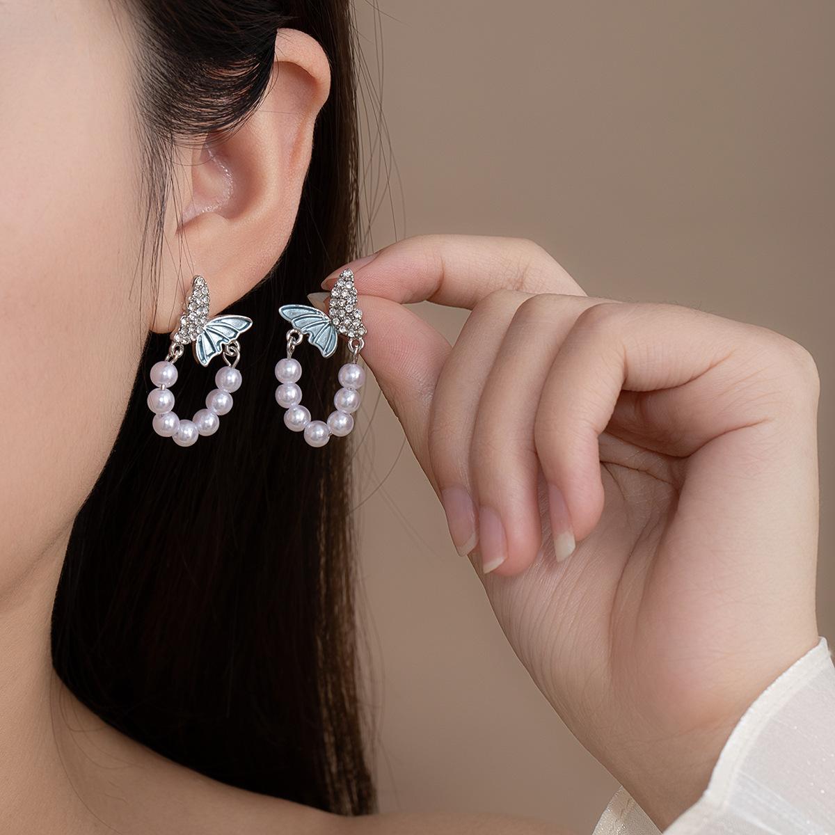 Temperament Diamond Bow Splicing U-Shaped Pearl Earrings Fashion Design Stud Earrings Niche Earrings Tassel Diamond Jewelry