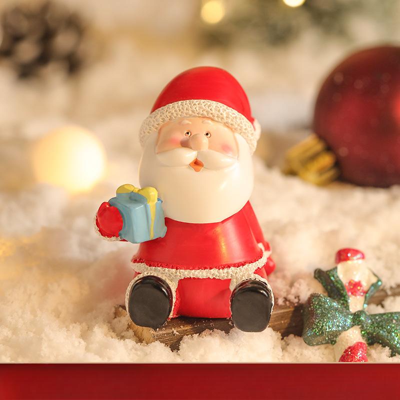 New Creative Christmas Ornaments for Elderly People Snowman Resin Small Ornaments Cartoon Scene Arrangement Decoration Gift Doll