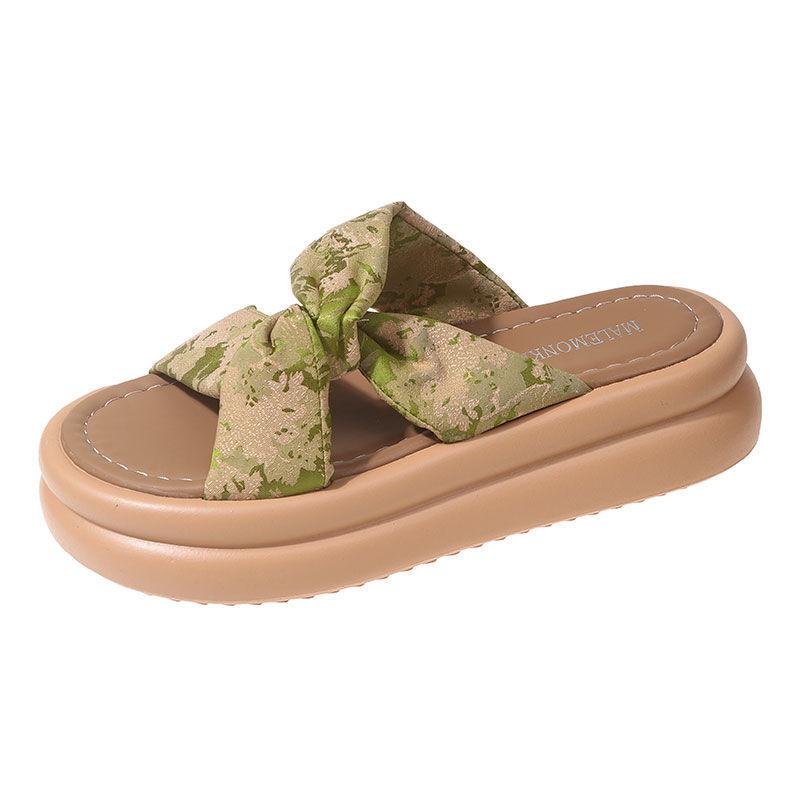 Cool slippers women's summer wear 2025 new high-end with skirt platform beach sandals fashion pregnant women one-word