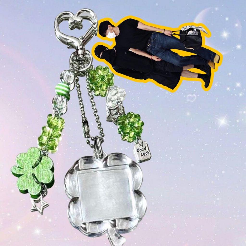 [USED] BTS Taehyung Happy Four-Leaf Clover Keychain