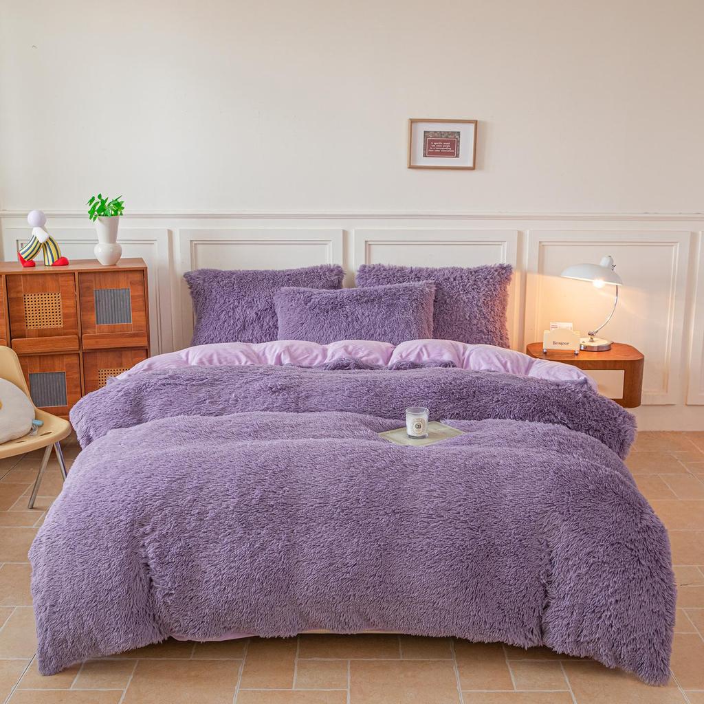 "Mink Velvet Plush Winter Bed Set: Four-Piece Solid Color Quilt Cover"