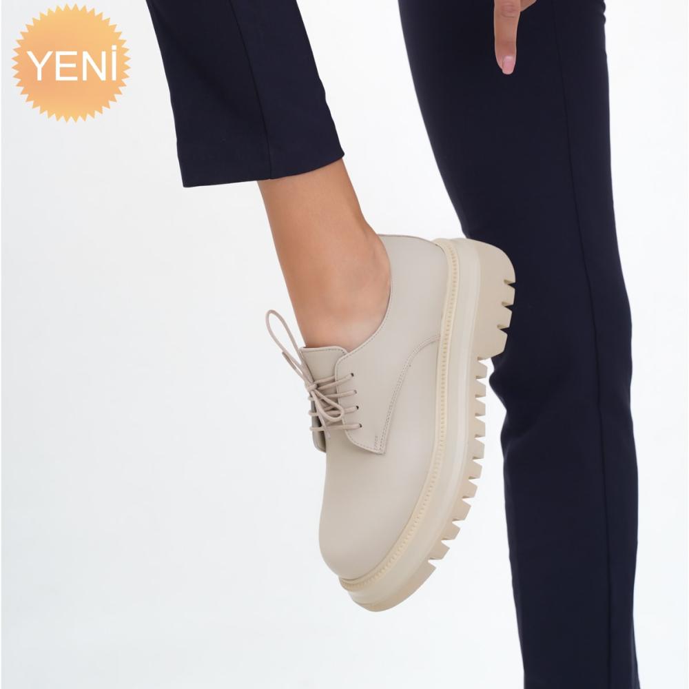 

Бежевые женские повседневные кожаные лоферы на толстой подошве из натуральной кожи 36 чёрный