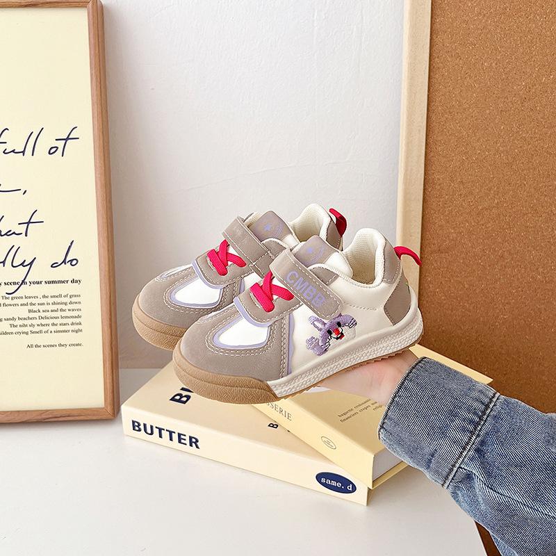 Girls shoes autumn 2025 new super fire children's sports shoes silver girls moral training shoes women's treasure casual board shoes