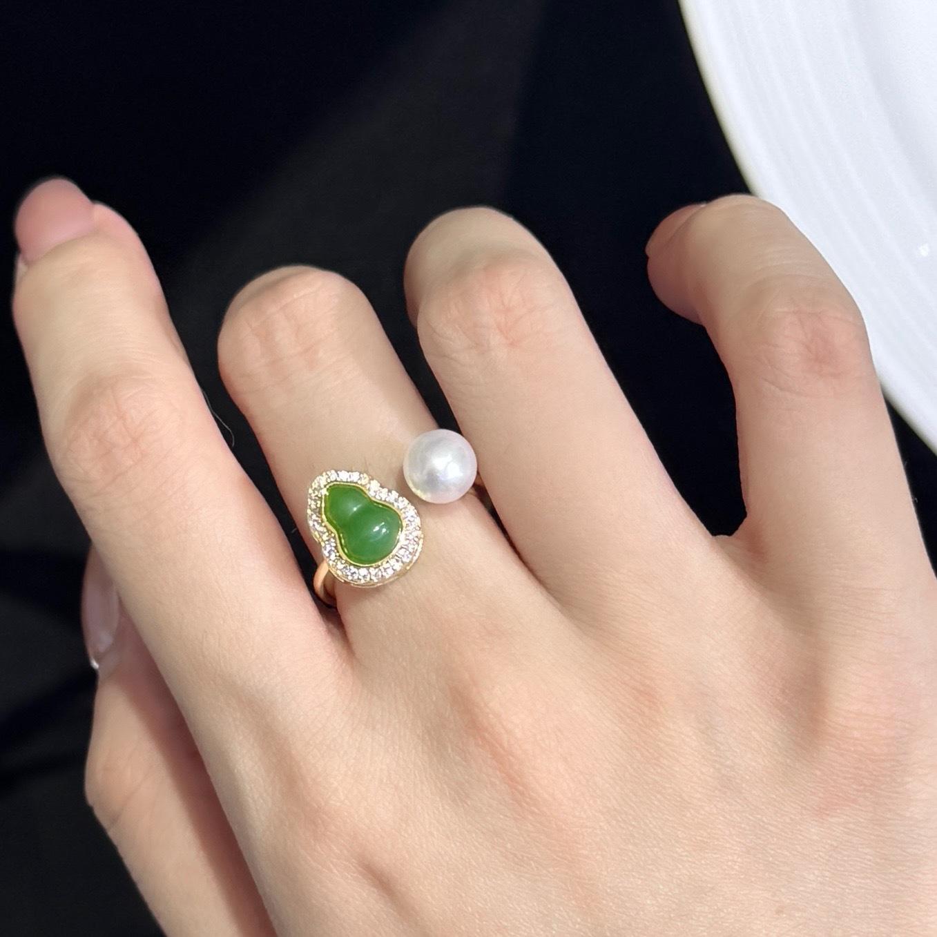 Jade Gourd Ring with 7-8mm Freshwater Pearls, Elegant Gift for Women 7-8mm