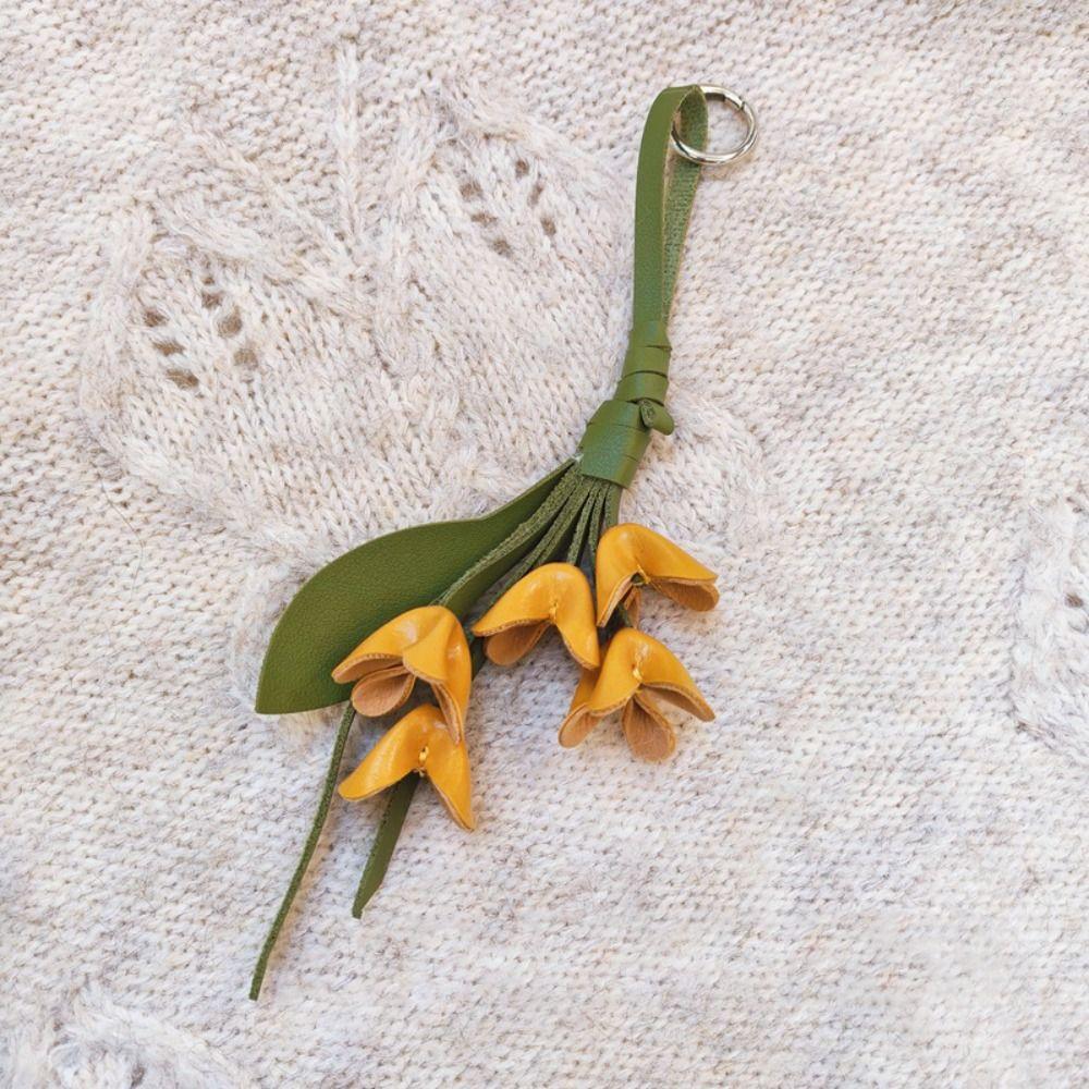 Handmade Flower Pu Keychain Hanger Bag Pendant Lovely Tulip Bouquet Leather Pendant  Women