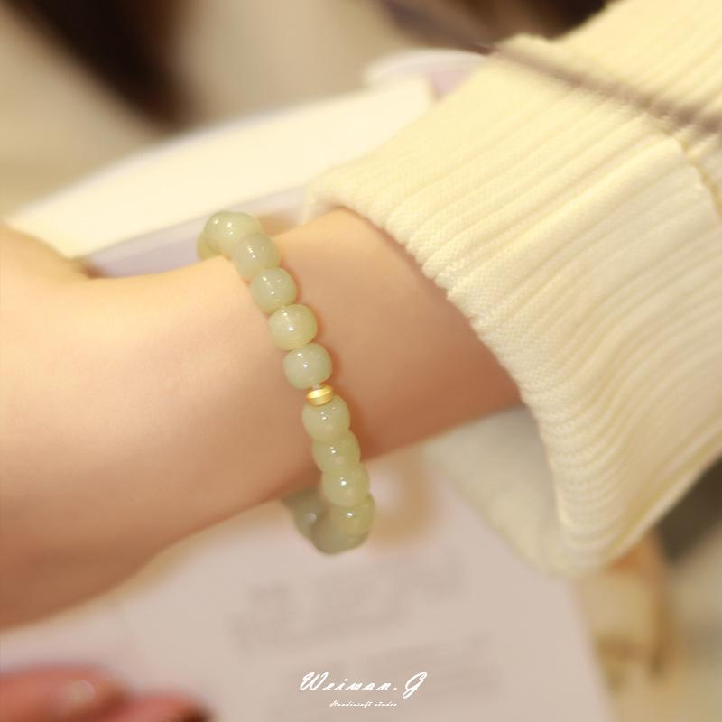

Elegant green jade bracelet with a simple ethnic design, perfect as a gift for a girlfriend or close friend Wizard of Oz One