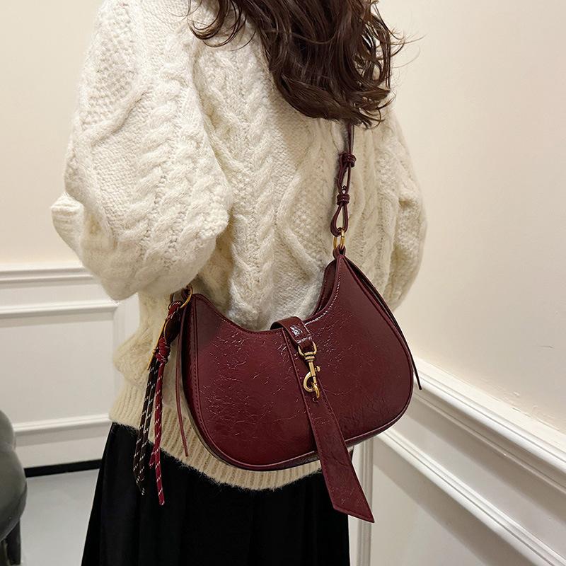 Retro Soft Leather Crescent Bag Women's 2025 New Women's Bag Texture Commuter Bag Shoulder Messenger Bag