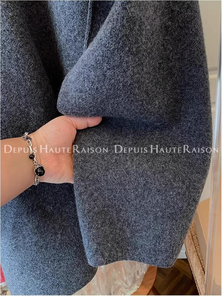 2025 Autumn/Winter Plus-Size High-End Lazy Style Casual Slit Knit Top for Women