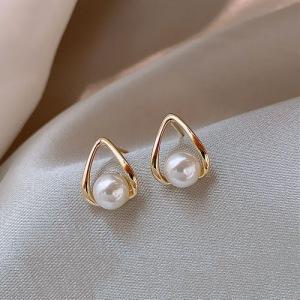 Water Drop Simple Pearl Earrings Versatile High-end Sense Niche Design Sense Light Luxury Temperament Stud Earrings