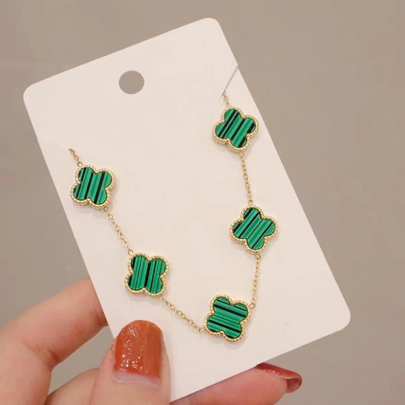 

Титановая сталь Не теряет цвет Браслет «Четырехлистный клевер» Браслет «Пять цветков» Женский Ins202 Новая сетевая красная бижутерия зелёный