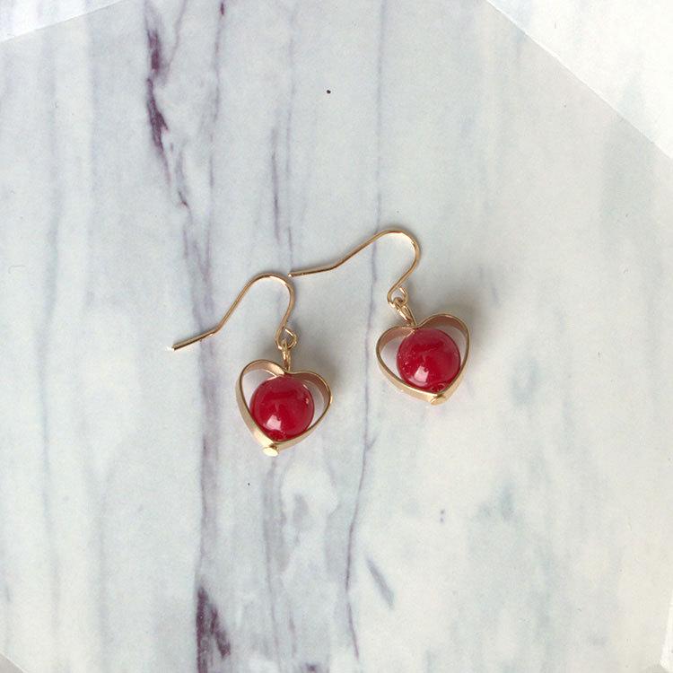 Minimalist Red Agate Heart-Shaped Drop Earrings: European & American Style, Hollow Design for Women
