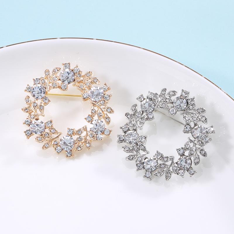 Rhinestone Wreath Brooches for Women Unisex Botanical Flower Pins Banquet Party Backpack Gifts Jewelry Accessories