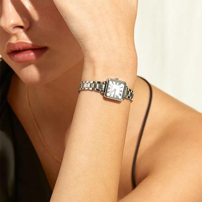 4 Types of Women's Leather and Metal Watches
