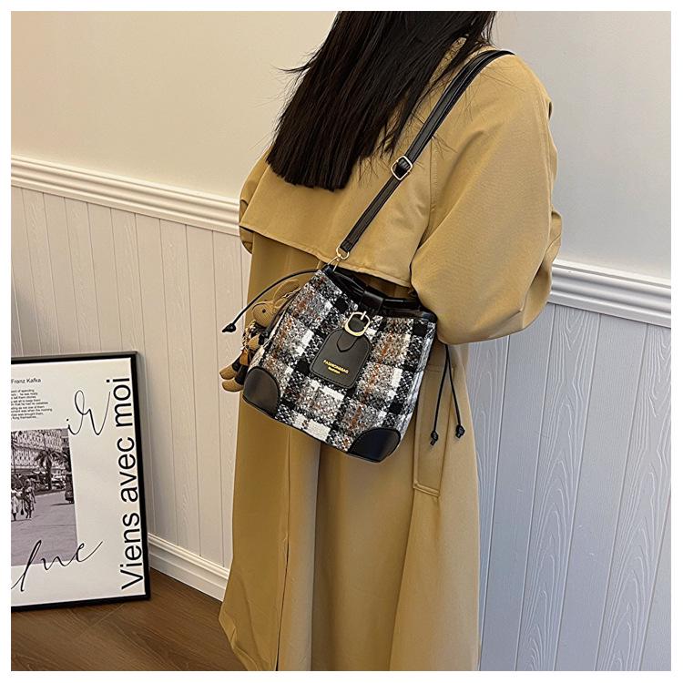 Trendy 2023 Women's Versatile Retro Crossbody Bucket Bag