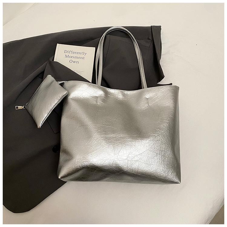 

Весенняя большая сумка 2025 года, женская сумка из высококачественной текстурированной кожи, женская сумка большой вместимости из мягкой кожи, простая и модная сумка-тоут