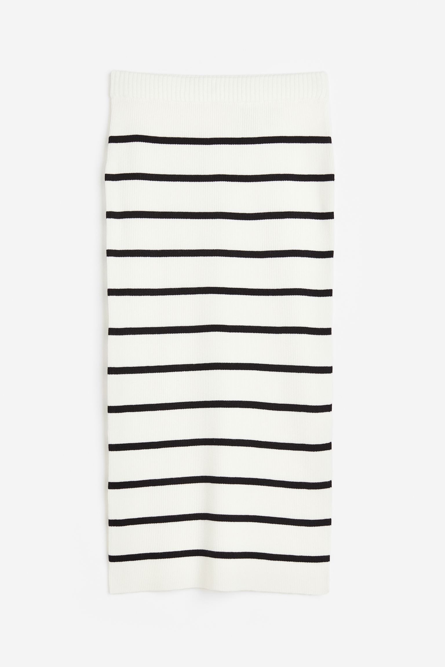 

Юбка-карандаш рельефной вязки