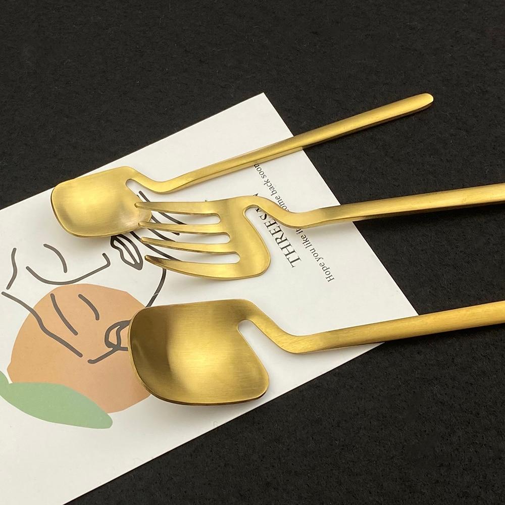 16Pcs/Set Black Cutlery Set Knives Dessert Forks Spoons Dinnerware Set Stainless Steel Tableware Set Home Kitchen Silverware Set