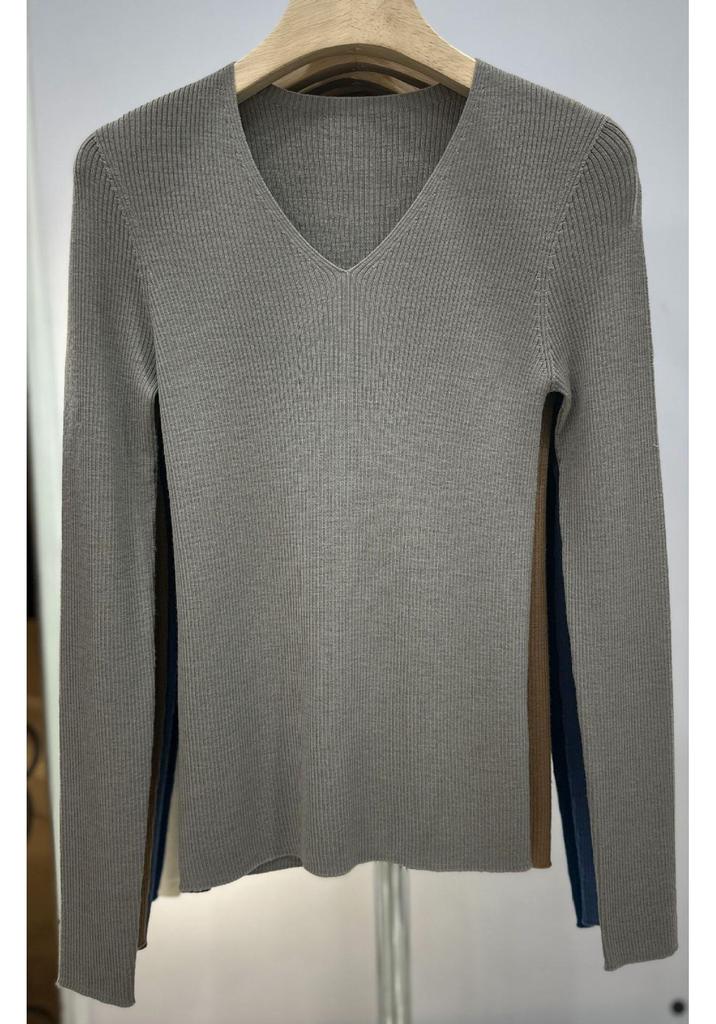 Machine-Washable V-Neck Fine Wool Knit Sweater for Women - Autumn Base Layer