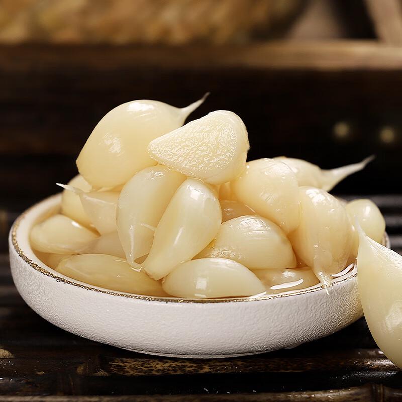 Sweet Pickled Garlic