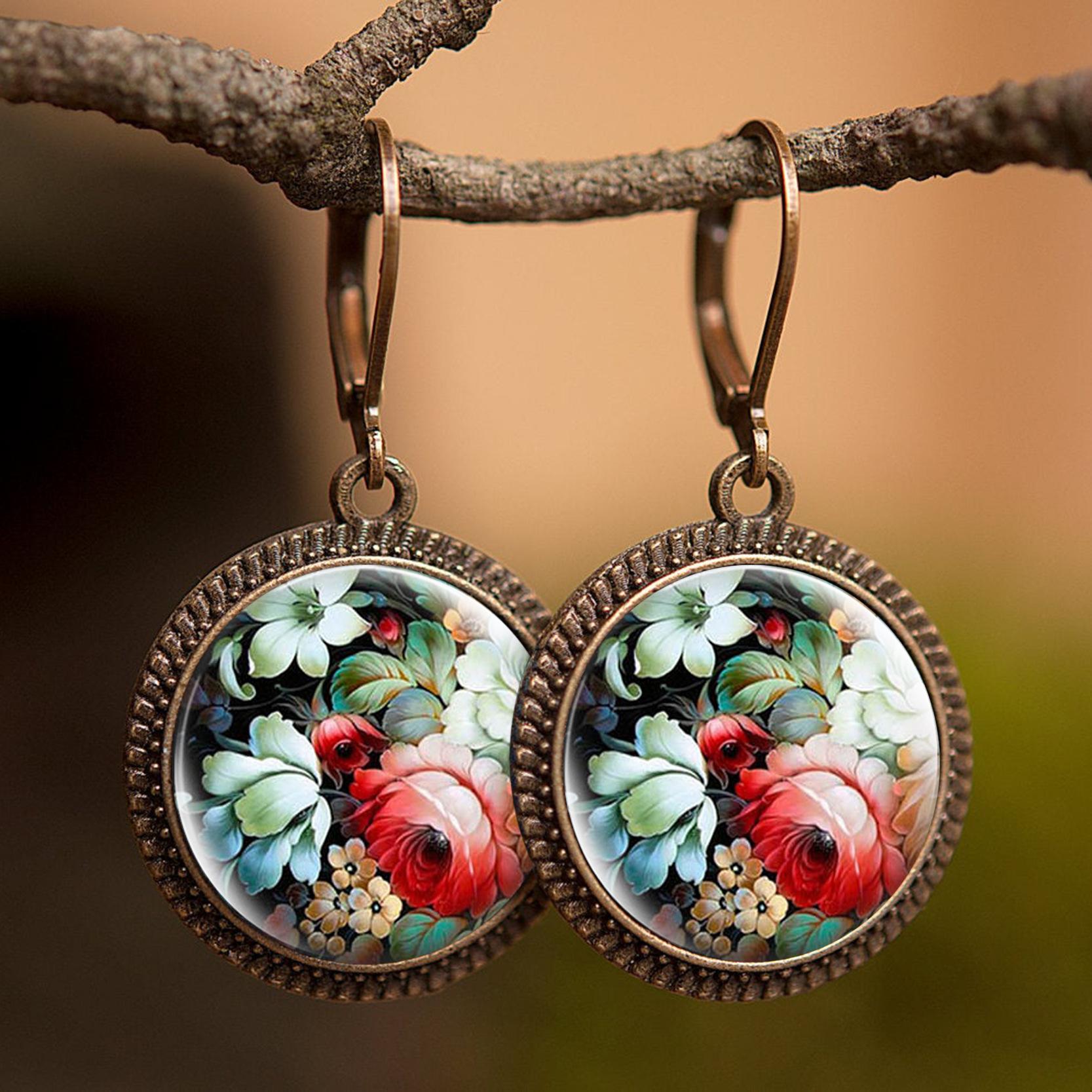 

Модные серьги-наклейки с растениями