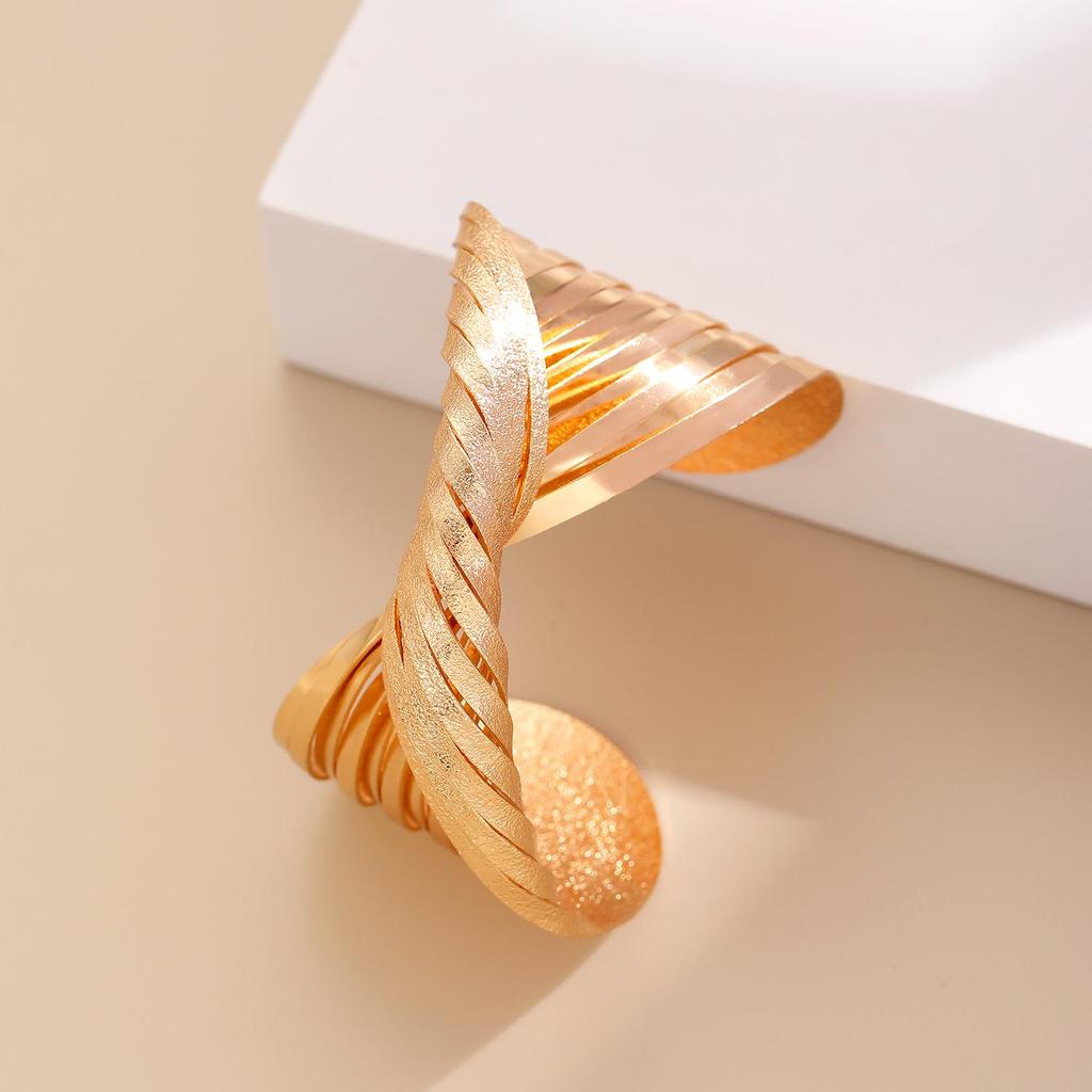 Exaggerated Gold Twisted Bangle: Women's Fashion Punk Party Jewelry