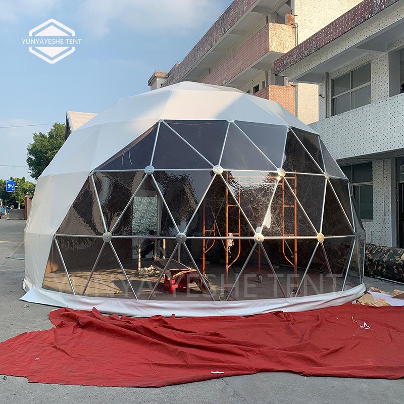 Luxury Stargazing Bubble Tent - Outdoor Scenic Camping Hotel Experience