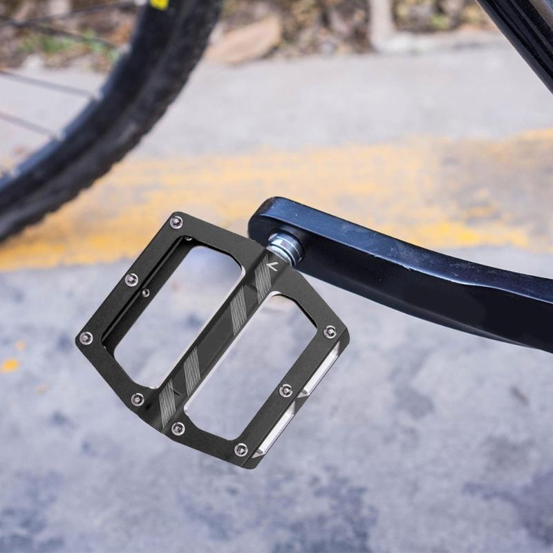 8 Pins Wide Flat Cycling Pedals Nonslip Road Bicycles Pedals Aluminum Alloy Mountain Bicycles Pedals Easy to Install