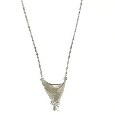 Trendy Bouquet Wrapping Pendant Necklace Miniature Vase Pendant Clavicle Chain Elegant Gift For Fashionable Women