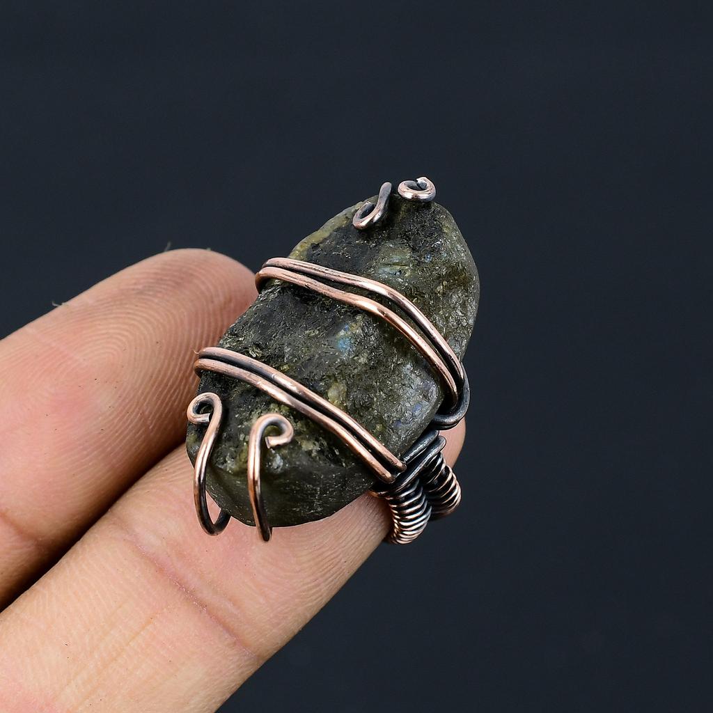 Natural Rough Labradorite Gemstone Handmade Copper Wire Wrap Ring Size 4 N4U44